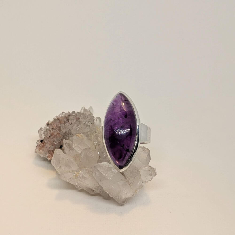 Amethyst Marquise‑Cut Cabochon Ring