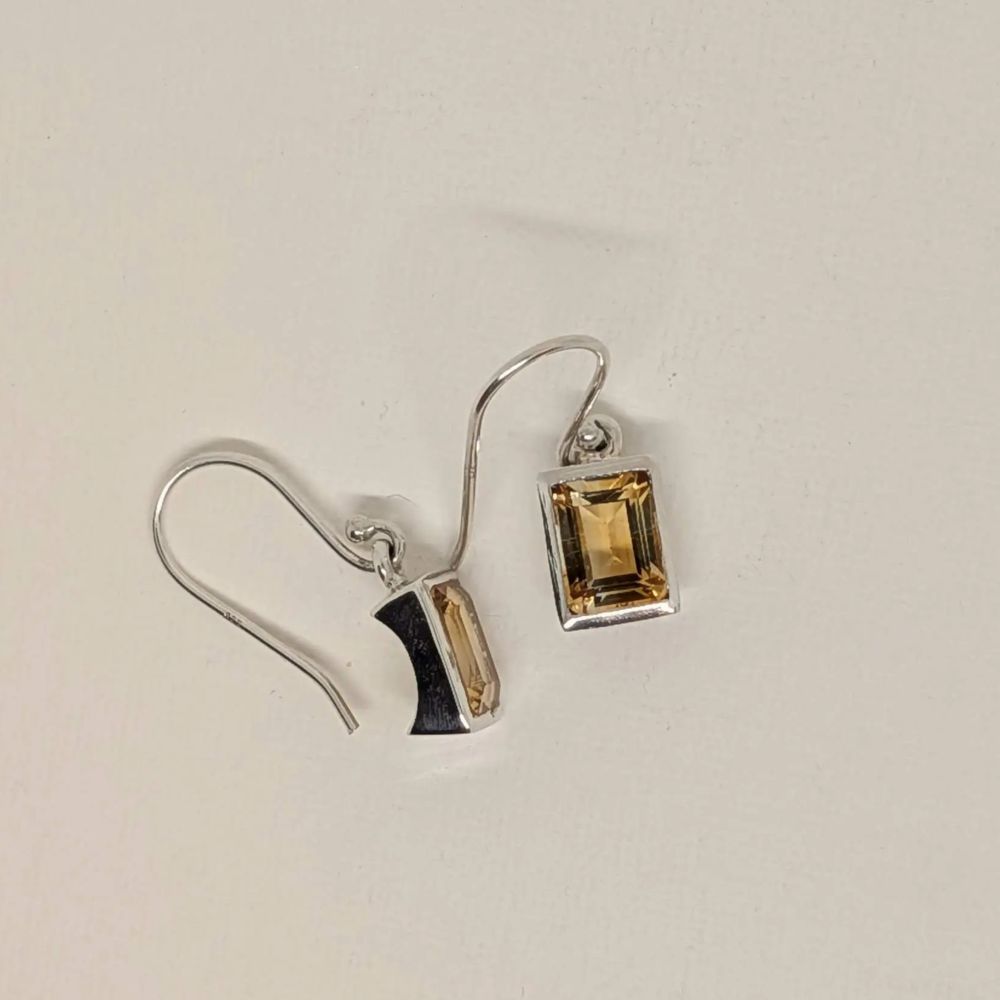 Baguette‑Cut Citrine Earrings - Image 4