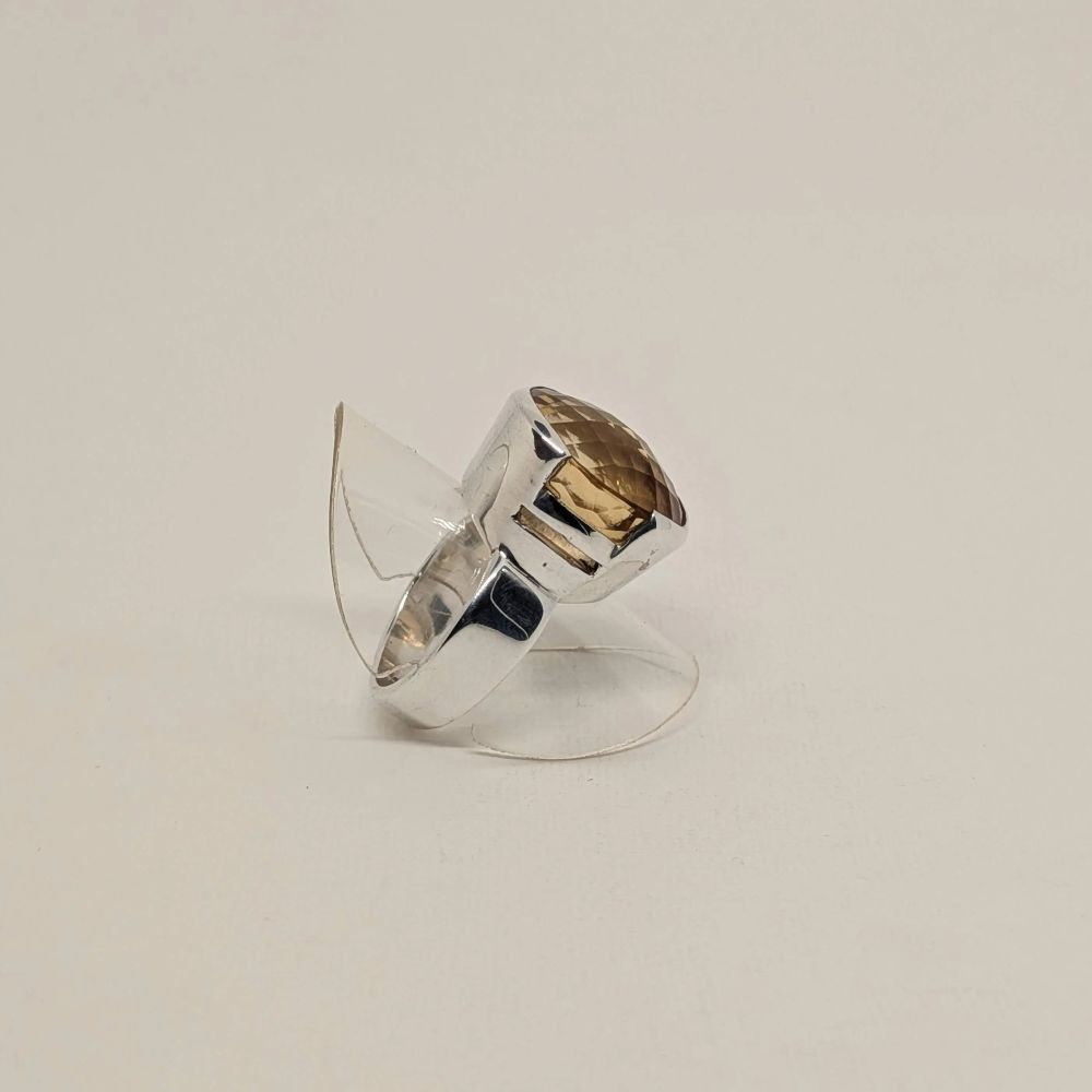 Oval Cut Citrine Ring - Image 6