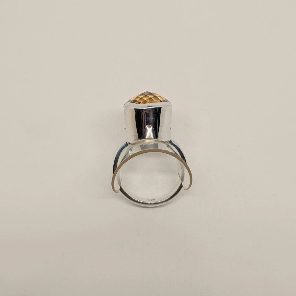 Oval Cut Citrine Ring - Image 5