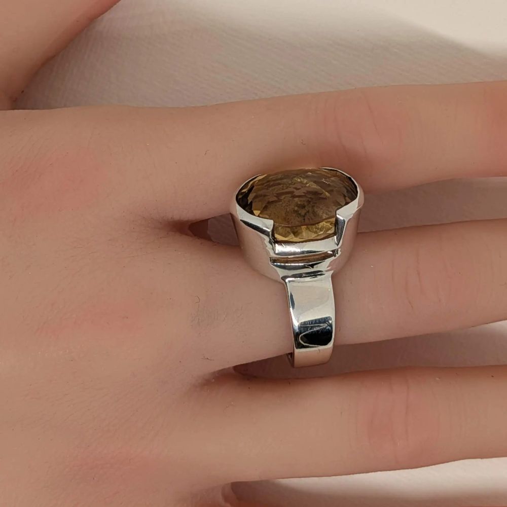 Oval Cut Citrine Ring - Image 3