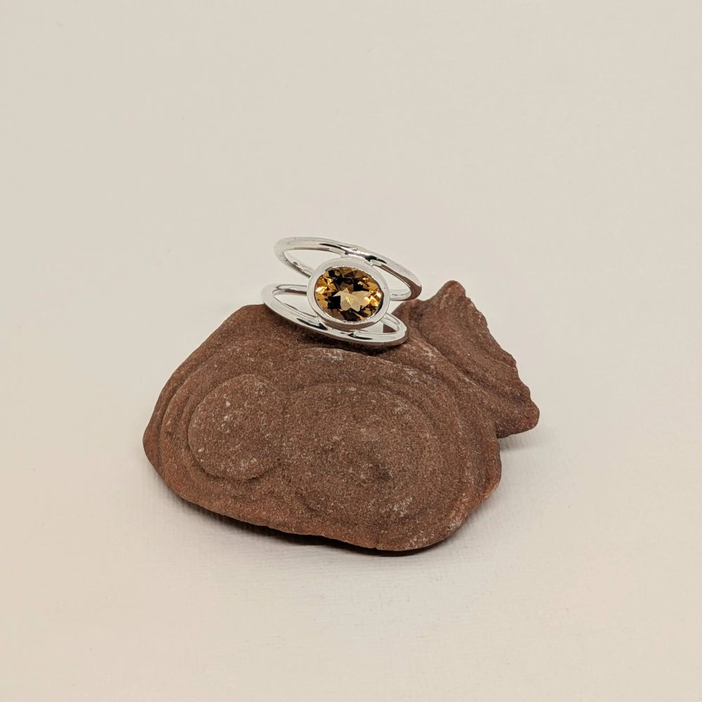 Split Band Citrine Ring - Image 2