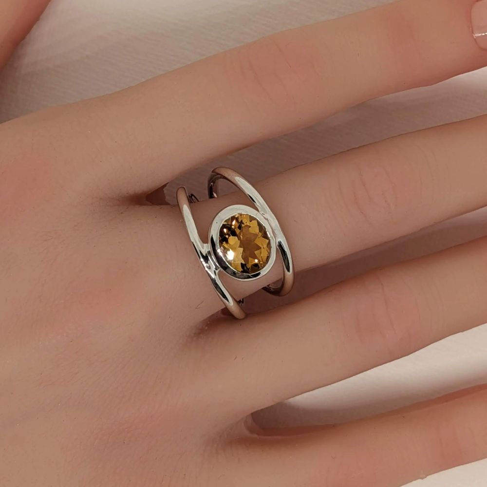 Split Band Citrine Ring - Image 4