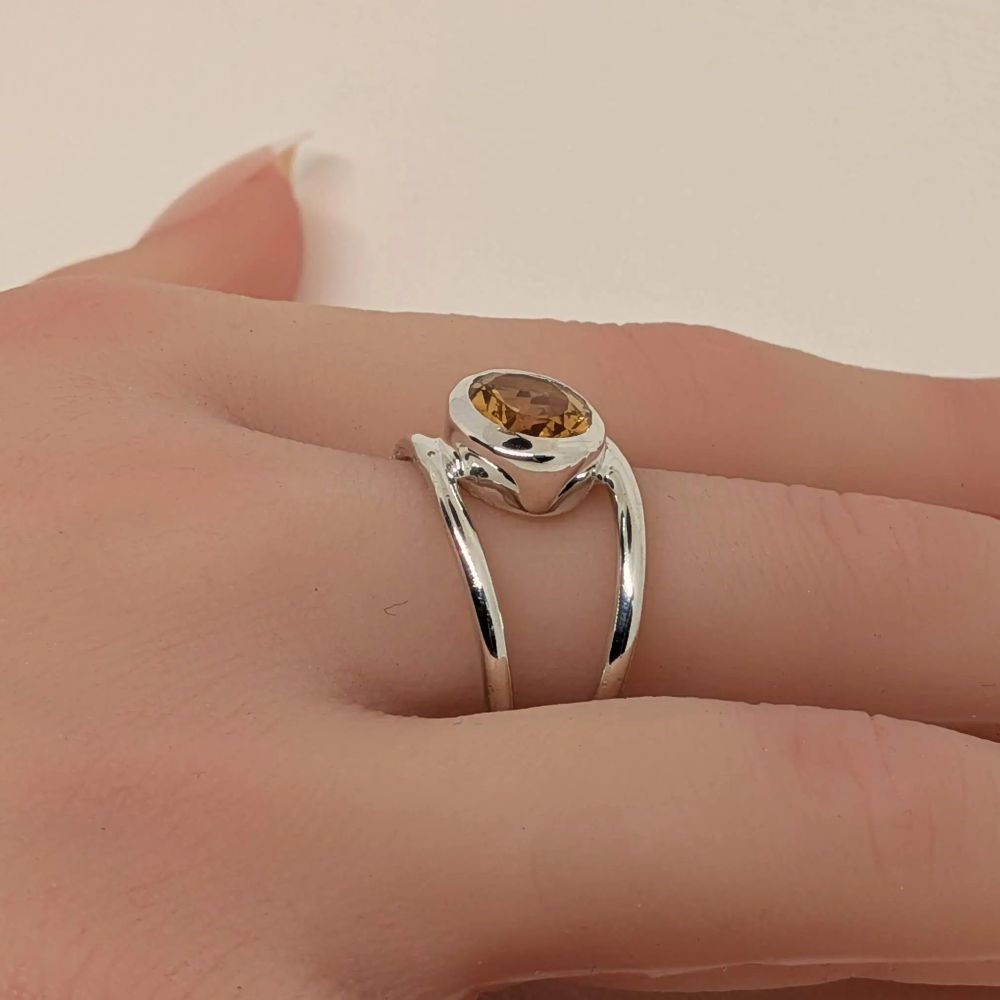 Split Band Citrine Ring - Image 3