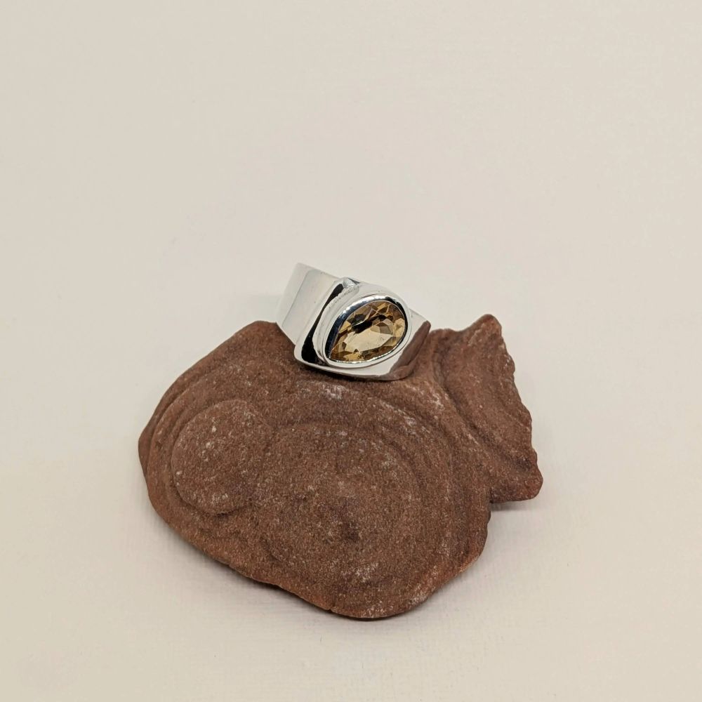 Offset Pear‑Cut Citrine Ring