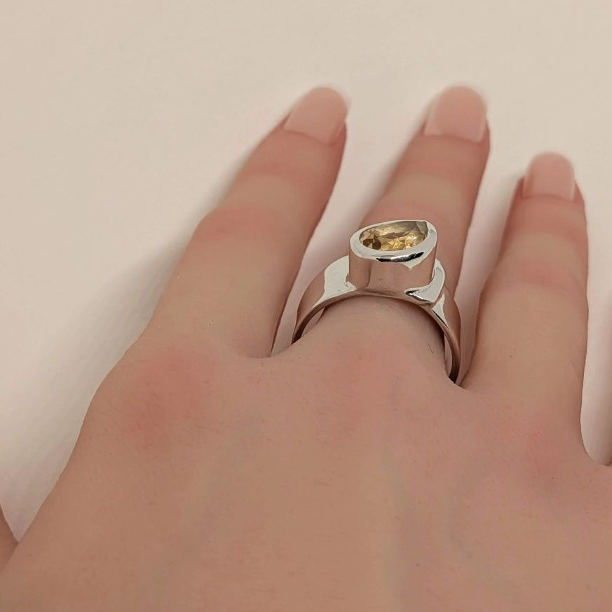 Offset Pear‑Cut Citrine Ring - Image 4