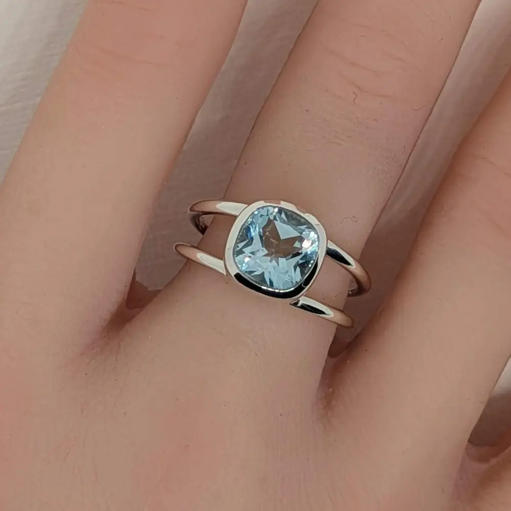 Blue Topaz Square‑Cut Ring – Split Band – Sizes 8 - 10