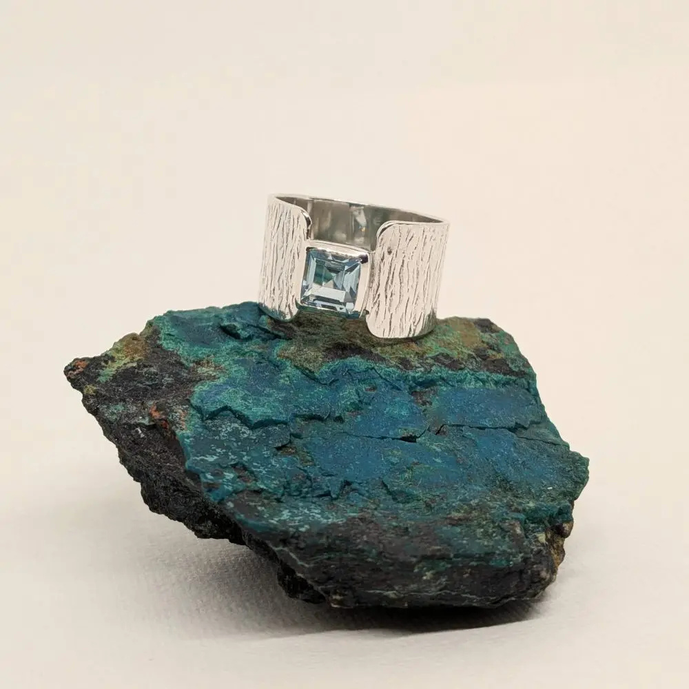 Blue Topaz Square‑Cut Ring – Etched Band – Size 8 - 9