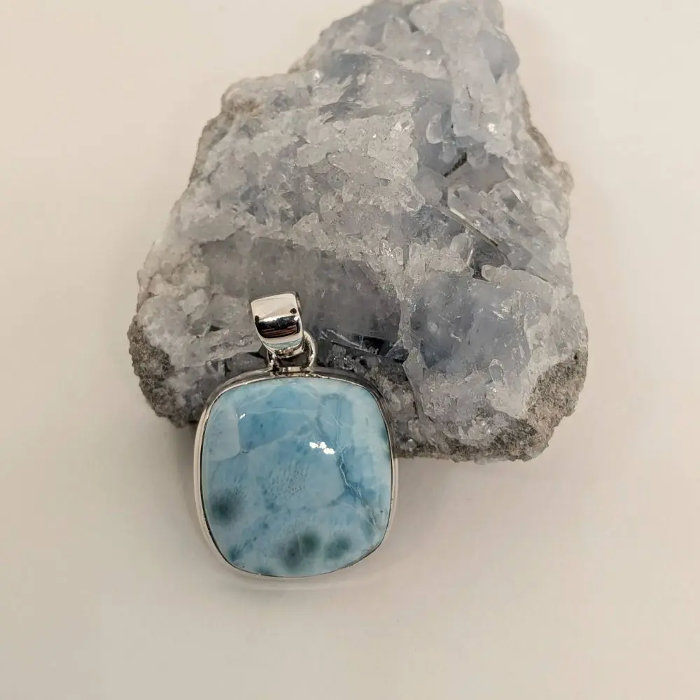 Larimar Pendant – Soft‑Square Design